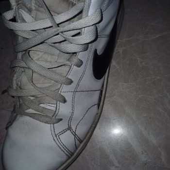 Nike Ayakkabıda Beklenmedik Açılma Sorunu