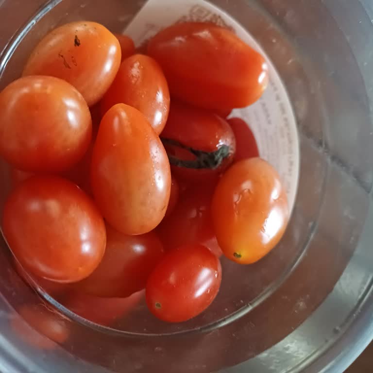 Migros'tan Aldığım Şeker Domatesler Küflü Çıktı