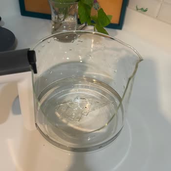 Çaycımın Üst Demliği Sebepsiz Kırıldı