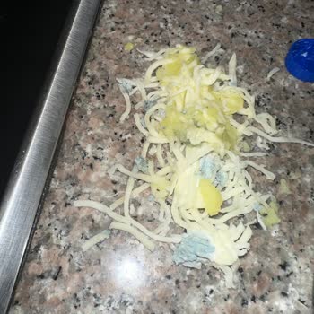 Küflenmiş Peynirle Sağlığımızı Tehdit Eden Online Sipariş