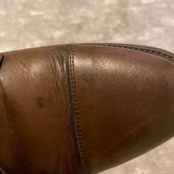 Ayakkabılarda Renk Değişimi Ve İlgisizlik