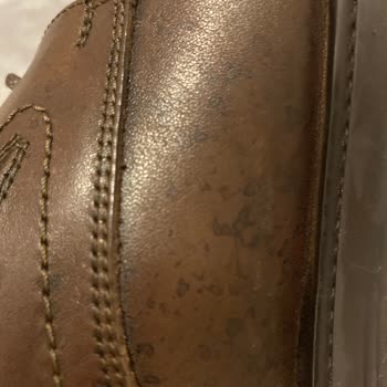 Ayakkabılarda Renk Değişimi Ve İlgisizlik