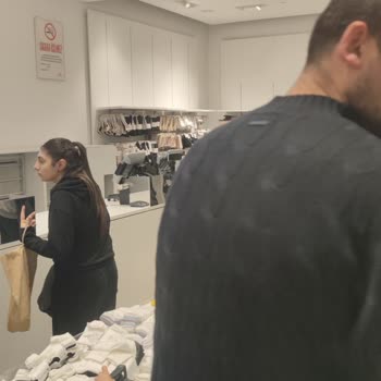 Hamile Ve Çocuklu Müşteriye Saygısızlık