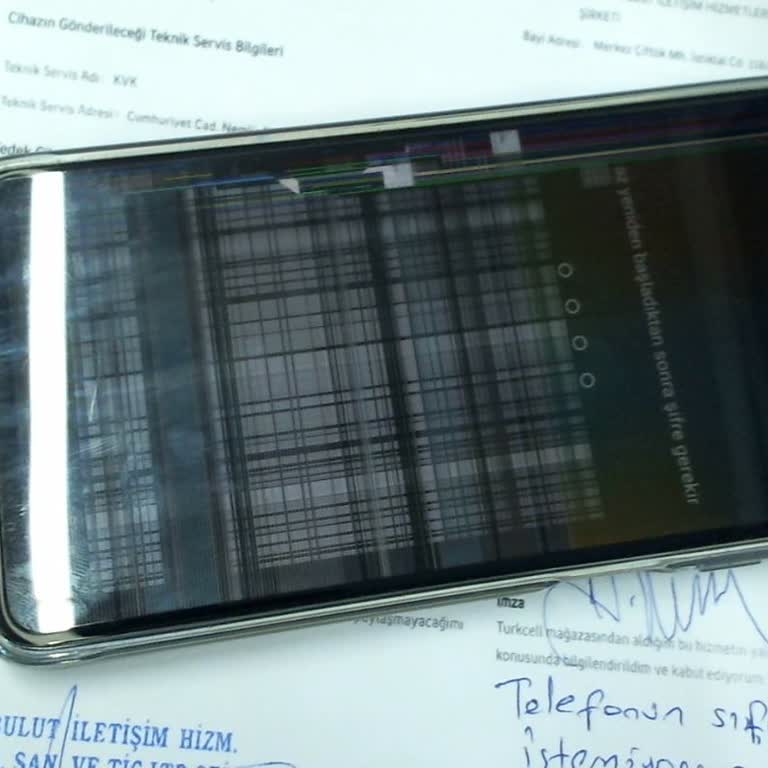 Tecno Mobile Darbe Almadan Ekran Gitti
