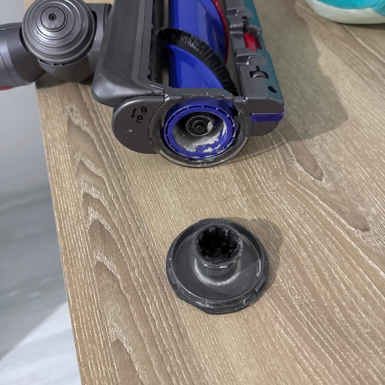 Dyson V15 Süpürge Başlığı Fırçası Yerinden Çıkmıyor