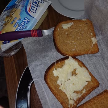 Kaşar Peyniri Skandalı: Çökeleğe Dönüşen Tost!