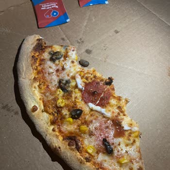 Zeytin Çekirdeği Ve Farklı Tat: Domino's Pizza Deneyimi