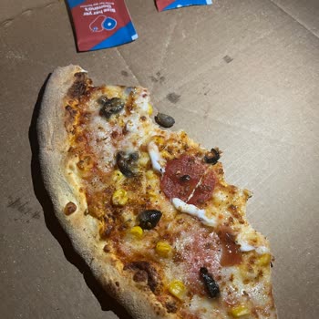 Zeytin Çekirdeği Ve Farklı Tat: Domino's Pizza Deneyimi