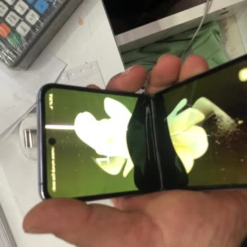 Samsung Galaxy Flip4 Ekran Sorunu Ve Yetersiz Destek