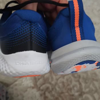 Farklı Renklerde Ayakkabı Bağcıkları Ve İade Sorunu