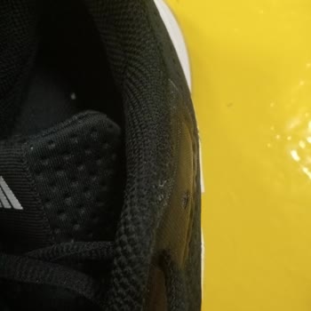 Adidas Ayakkabıda 15 Gün İçinde Yıpranma Sorunu