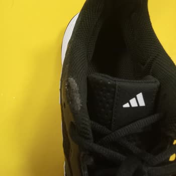 Adidas Ayakkabıda 15 Gün İçinde Yıpranma Sorunu