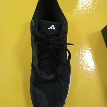 Adidas Ayakkabıda 15 Gün İçinde Yıpranma Sorunu