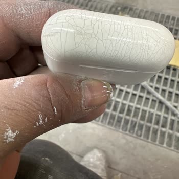 Gürgençler Airpods Pro 2 Şarj Kutusunda Gizemli Çatlaklar