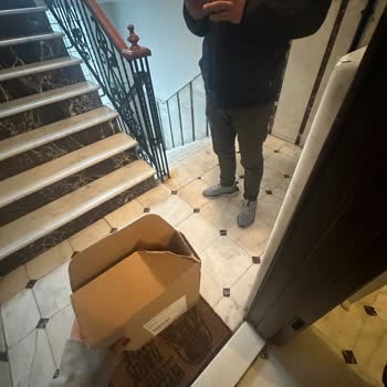 Hasarlı Kargo Teslimatı Ve İlgisiz Kargo Personeli