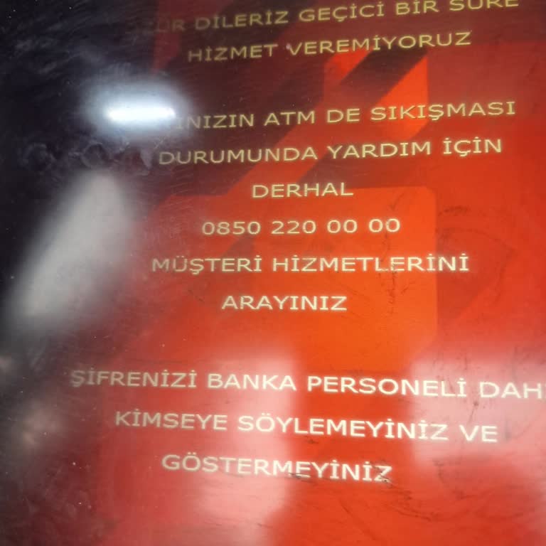 ATM'de Sıkışan Para: Öğrenci İçin Acil Çözüm Talebi