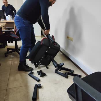 Rampage Oyuncu Koltukları Göbekten Kırılıyor Ve Tehlike Yaratıyor