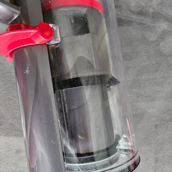 V10 Süpürge Haznesi Çatladı, Garanti Kapsamı Dışında Kaldı