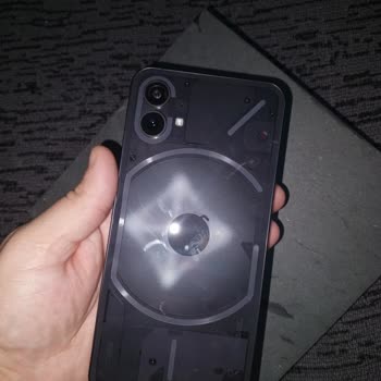 Çizik Ve Ağır Telefonla Karşılaştım