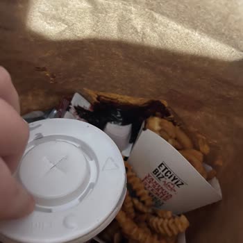 Arby’s Order Ruined by Careless Delivery: Sufle Spilled on Entire Meal