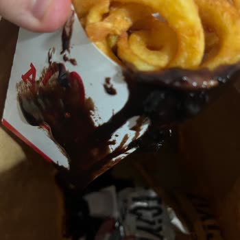 Arby’s Order Ruined by Careless Delivery: Sufle Spilled on Entire Meal