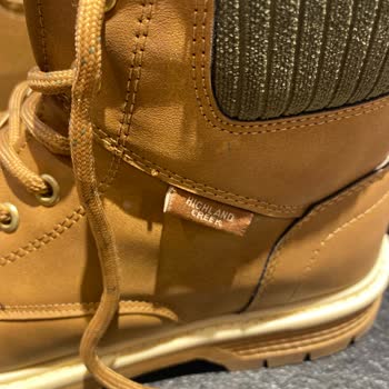 Deichmann'dan Aldığım Ayakkabının Boyası Hemen Sıyrıldı!