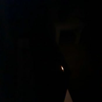 Yeni Samsung TV'de Kırık Ve Işık Sızması Sorunu