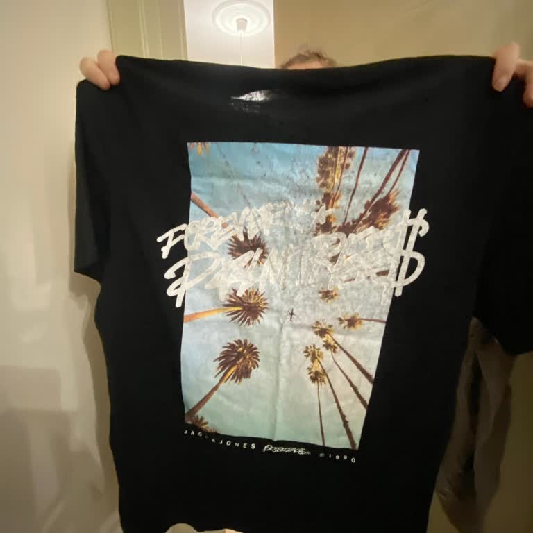 Tek Yıkamada Deforme Olan Baskılı T-shirtler İçin Hayal Kırıklığı