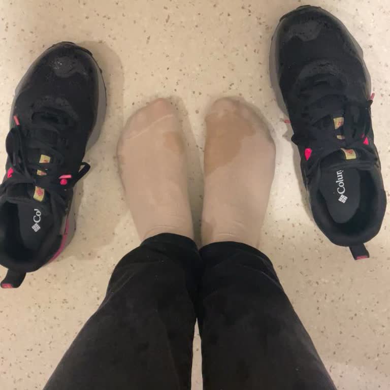 Su Geçirmez Ayakkabı Su Alıyor: Hayal Kırıklığı