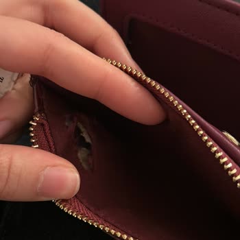 Stradivarius Cüzdanındaki Gizli Alarm Sorunu