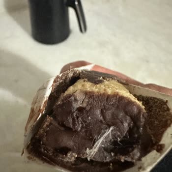 Ülker Alpella'da Şoke Eden Kurtlu Ürün