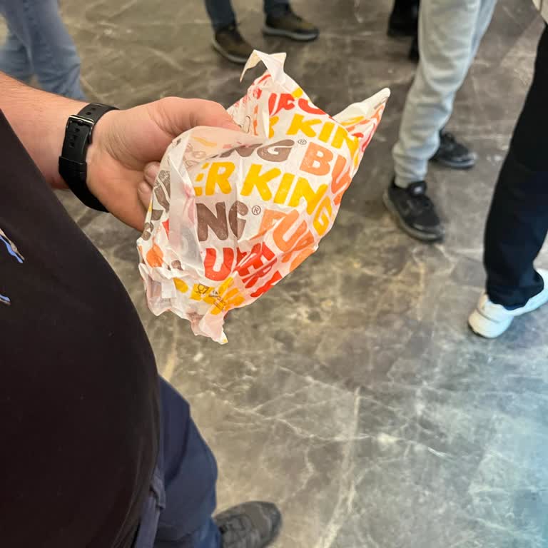 Burger King Soğuk Burger Ve Umursamaz Hizmet Deneyimi!