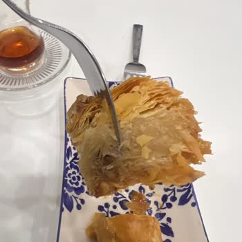Hayal Kırıklığı Yaratan Cevizli Ev Baklavası Deneyimi