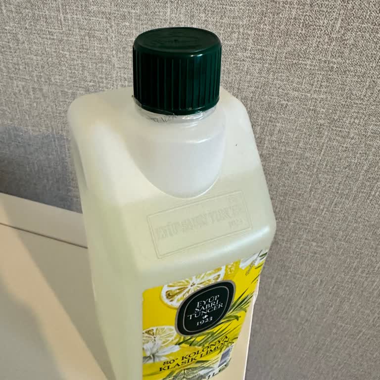 Kolonya Kutusu Kapağı Açılmıyor: Tasarım Hatası