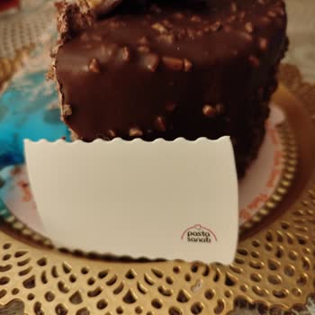 Bayat Pasta Şoku: Pasta Sanatı'ndan Beklenmedik Hayal Kırıklığı!