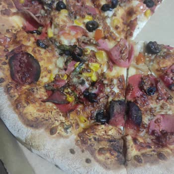 Yanık Pizza Ve İlgisiz Müşteri Hizmeti