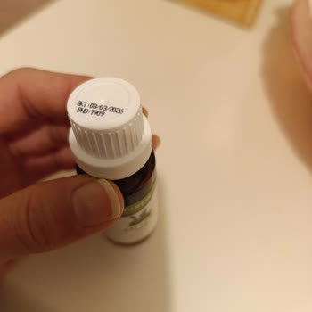 Gratis Çay Ağacı Yağı: Yoğun Ve Rahatsız Edici Koku