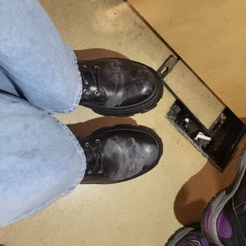 FLO'dan Alınan Botta Sprey Sonrası Beyaz Leke Sorunu