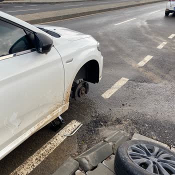 Yolun Bozukluğu Nedeniyle Lastiğim Patladı, Masrafımı Kim Karşılayacak
