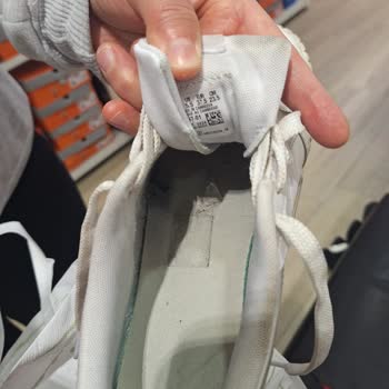 In Street Kalitesiz Ürün Ve Yetersiz Müşteri Hizmeti