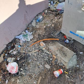 Şehir Merkezinde İhmal Edilen Temizlik Hizmetleri