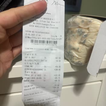 Küflü Peynir Skandalı: BİM'in Kontrolsüz Üretimi