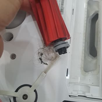 Deforme Edilmiş Robot Ve İlgisiz Servis