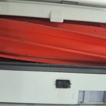 Deforme Edilmiş Robot Ve İlgisiz Servis