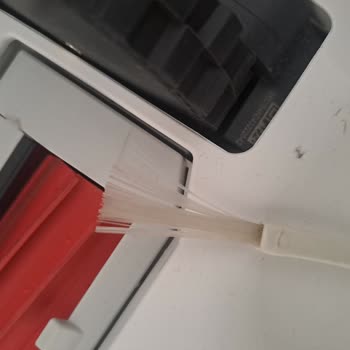 Deforme Edilmiş Robot Ve İlgisiz Servis