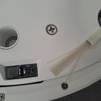 Deforme Edilmiş Robot Ve İlgisiz Servis