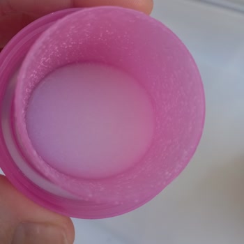 Çamaşır Yumuşatıcısında Şüpheli Parçacıklar Ve Kaşıntı Sorunu