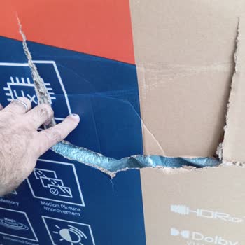 UPS Türkiye İle Gelen Hasarlı TV Ve Teknosa'nın İlgisizliği