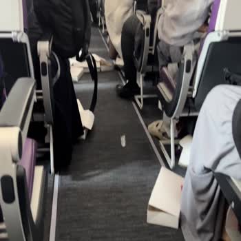 Valizlerimiz Medine'de Kaldı, Mağdur Edildik