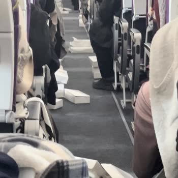 Valizlerimiz Medine'de Kaldı, Mağdur Edildik